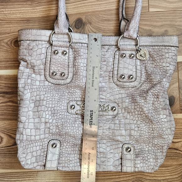 Guess Purse - Picture 5 of 9